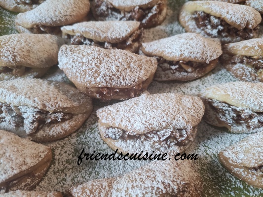 Ces petits gâteaux fourrés à la pomme et aux noix sont juste une tuerie!